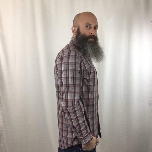 Stafford Travel Easy-Care Broadcloth Fitted Shirt - Picture 5 of 8